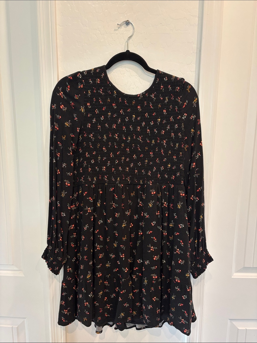 American Eagle Outfitters Black Floral Long-Sleeve Smocked Dress